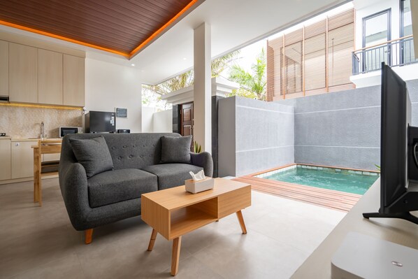 Standard Villa | Living area | 43-inch Smart TV with cable channels - Villa Moana Nusa Dua (Nusa Dua)