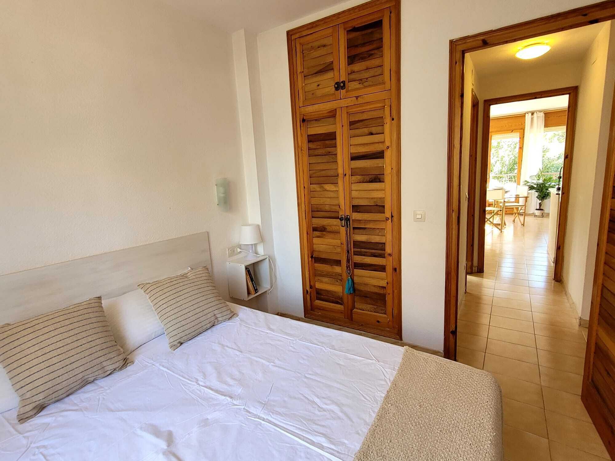 Ferros/tábuas de passar roupa, Wi-Fi de cortesia, roupa de cama