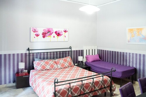 Room with private bathroom - Grey