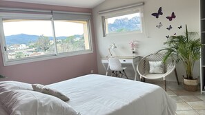 2 bedrooms, iron/ironing board, free WiFi, bed sheets - Gîte des Figuiers - Appartement Avec Piscine, Jacuzzi, Parking (Roquebrune-sur-Argens)