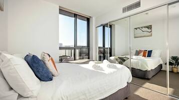 2 bedrooms, iron/ironing board, free WiFi, bed sheets