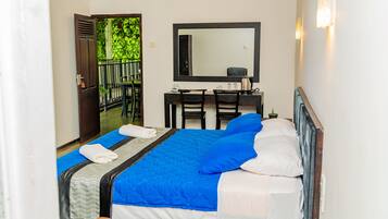 Soundproofing, free WiFi