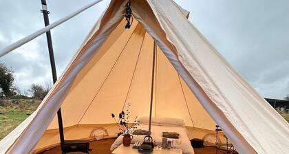 Bell Tent + Hot Tub/Sauna