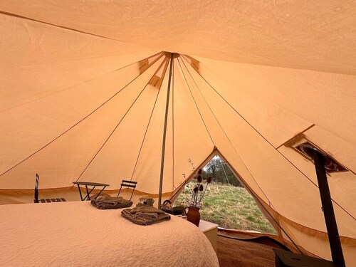 Bell Tent + Hot Tub/Sauna