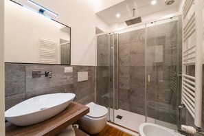 Basic Apartment, 1 Bedroom, Balcony | Bathroom