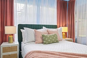 4 chambres, fer et planche à repasser, accès au Wi-Fi (inclus)