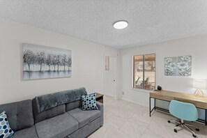 Smart TV, offices - The Cottage at Sahuarita Village (Sahuarita)