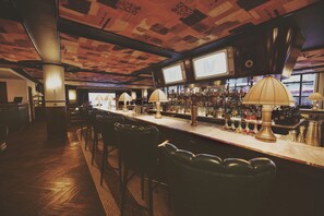 2 bars/lounges, cocktail bar - Mollie's Manchester (Manchester)