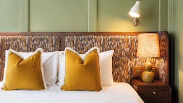 Classic Double Room, 1 King Bed | Free WiFi