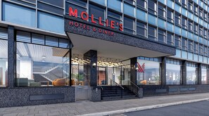 Exterior - Mollie's Manchester (Manchester)