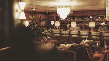 2 barer/lounger och cocktailbar