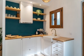 Fridge, oven, stovetop, espresso maker - Lemon Garden Residence (Heraklion)