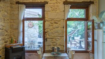 LEMON HOUSE | Private kitchen | Fridge, oven, stovetop, espresso maker