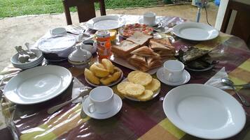 Tägliches inbegriffenes Frühstücksbuffet