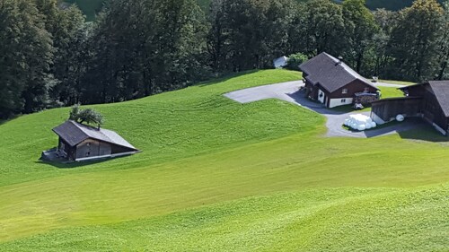 Uriges Chalet, Ideal für Familien und Gruppen bis 6 Personen