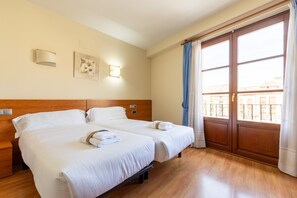 Kamar Double Superior, pemandangan kota | 1 kamar tidur, meja kerja, dan Wi-Fi gratis