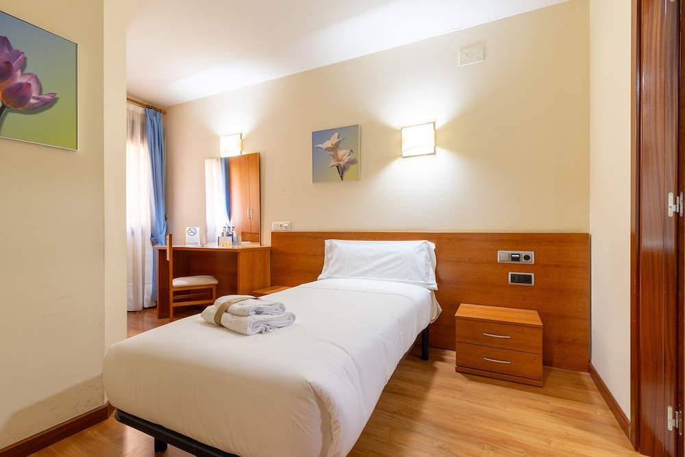 Hotel Zaravencia by Bossh! Hotels by null