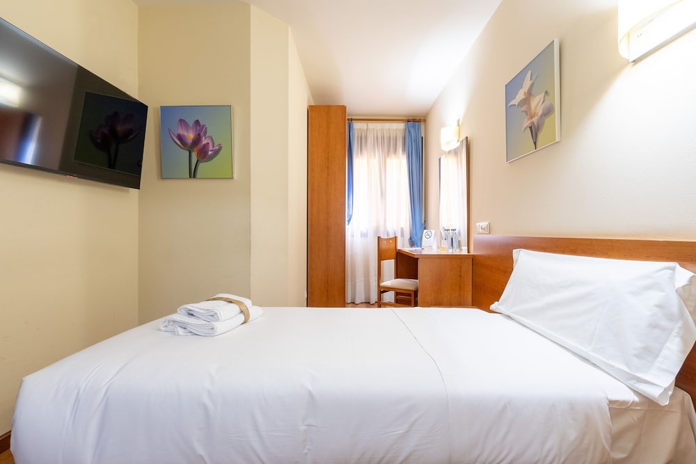 Hotel Zaravencia by Bossh! Hotels by null