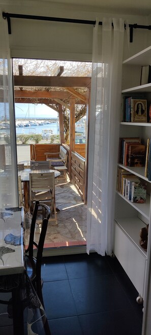 Interior - Emplacement n1, F2 Bord de Plage et Départ du Sentier des Douaniers (ROGLIANO)