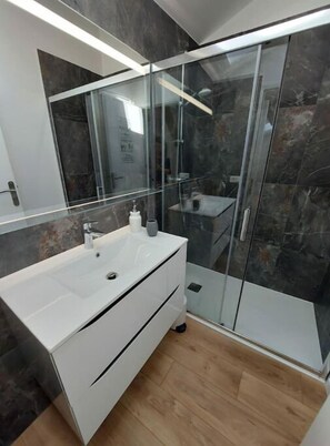 Bathroom - Le Veau au Domaine de L'agneau (Vouzan)