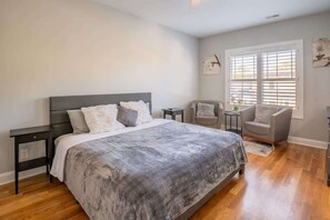 3 bedrooms, iron/ironing board, free WiFi, bed sheets - Mermaid Cove (Oak Island)