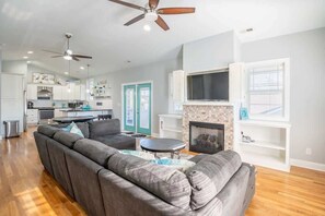 智能电视、壁炉