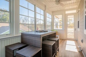 Interior - Mermaid Cove (Oak Island)