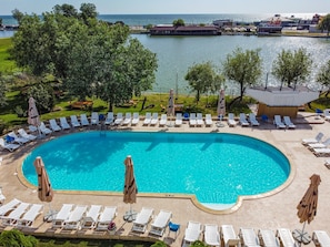 Seasonal outdoor pool