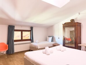 2 camere, culla da viaggio, Wi-Fi gratuito, lenzuola