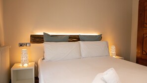 2 bedrooms, in-room safe, iron/ironing board, travel cot