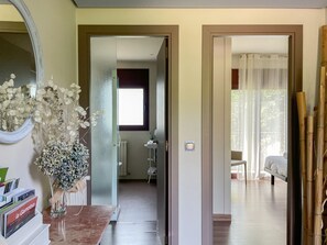 2 sovrum, värdeförvaringsskåp på rummet och strykjärn/strykbräda