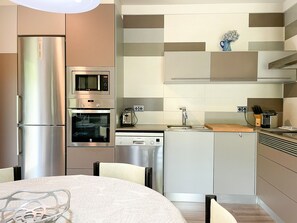 Fridge, microwave, oven, dishwasher