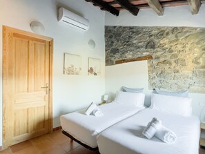 6 habitaciones, tabla de planchar con plancha y wifi gratis 