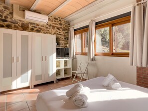 6 chambres, fer et planche à repasser, Wi-Fi gratuit, draps fournis