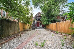 Property grounds - Relaxing Home | Close to Shelby Park & Downtown! (Louisville)