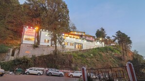 施設の正面