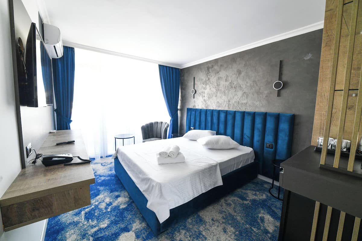 1 bedroom, free WiFi, bed sheets