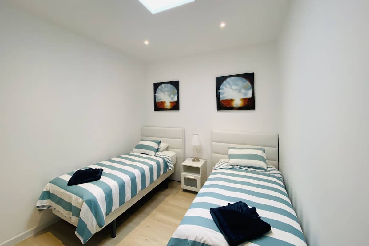 CATEGORY B -. 2 BEDROOMS 2 BATHROOMS