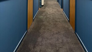 Blackout drapes, iron/ironing board (on request), WiFi (free) - MK Hotel (Milton Keynes)