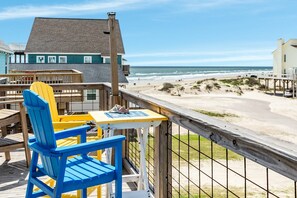 Property grounds - Sandy Beach & Water Views 3 Sides! Screened Porch! (Freeport)