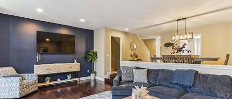 電視、壁爐、書籍、 辦公室