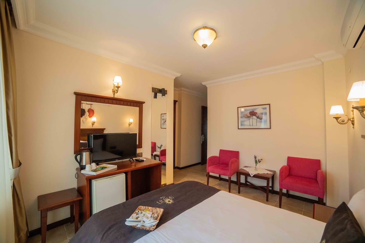 City Double Room | Free WiFi