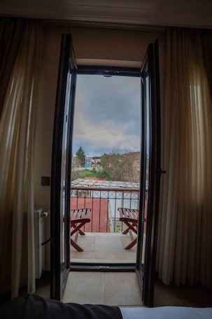 Deluxe Triple Room | Free WiFi