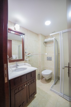 Standard Double Room | Bathroom