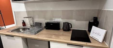Fridge, microwave, stovetop, electric kettle