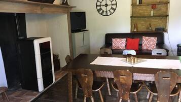 Télévision, cheminée