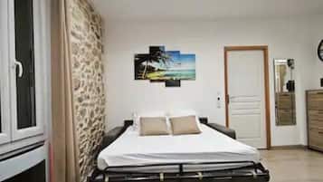 1 bedroom, iron/ironing board, WiFi, bed sheets