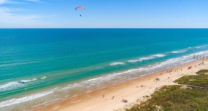 Modern Ground flr Condo 1/2 Block to Beach w Pool!