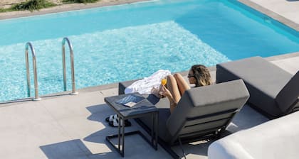 Blé Suites Santorini