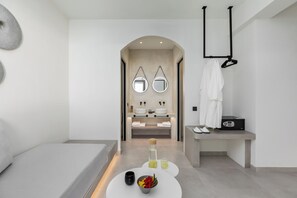 Family Suite with Outdoor Hot Tub